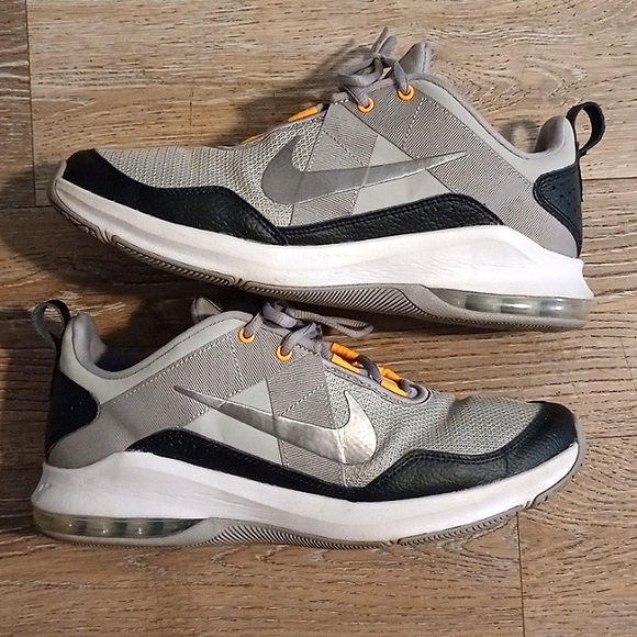 Shoes - Picture 1 of 5